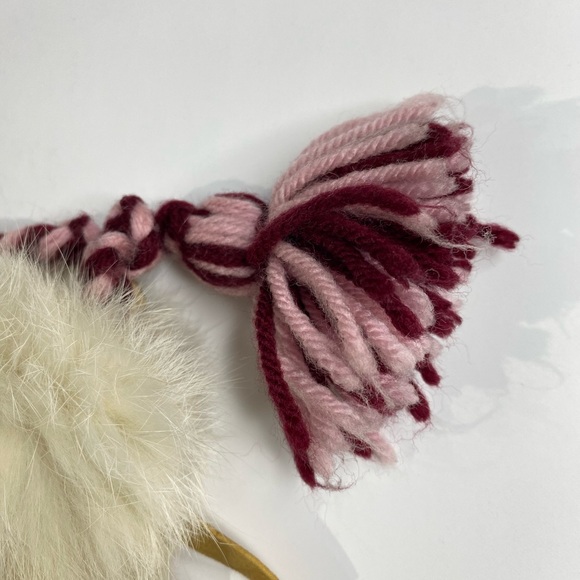 MOOSEHIDE/FUR EMBROIDERED FLOWER MITTENS MADE IN THE CREE NATION OF MISTISSINI! - Picture 11 of 15